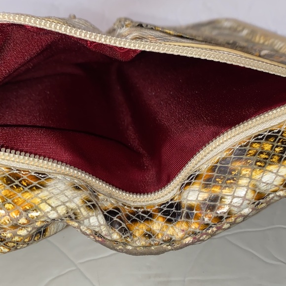 Hobo Lauren gold cream wallet - Picture 9 of 11